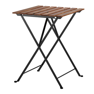 table-carree-salon-jardin-bois